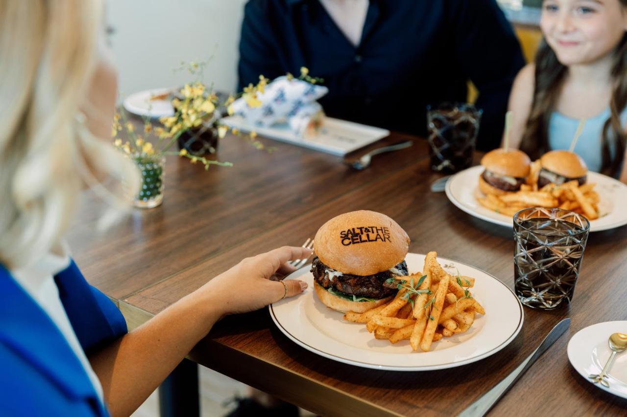 Ette Luxury Hotel & Spa Four Corners Eksteriør billede A burger at Saint Cellas