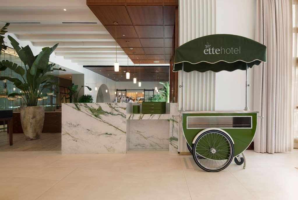 Ette Luxury Hotel & Spa Four Corners Interiør billede A mobile coffee cart